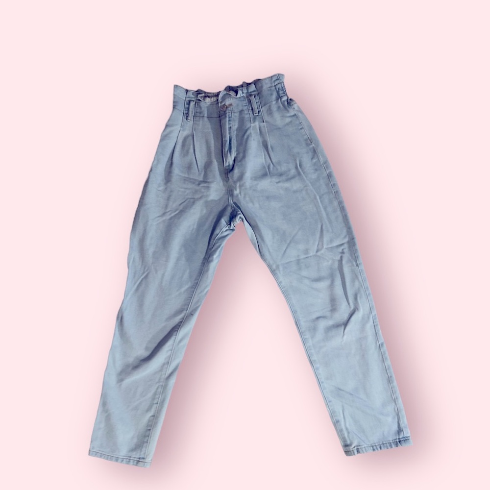 Forever 21 Distressed Paperbag Jeans Size 27